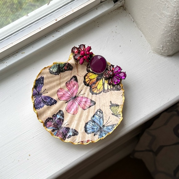 Shell - Picture 2 of 4